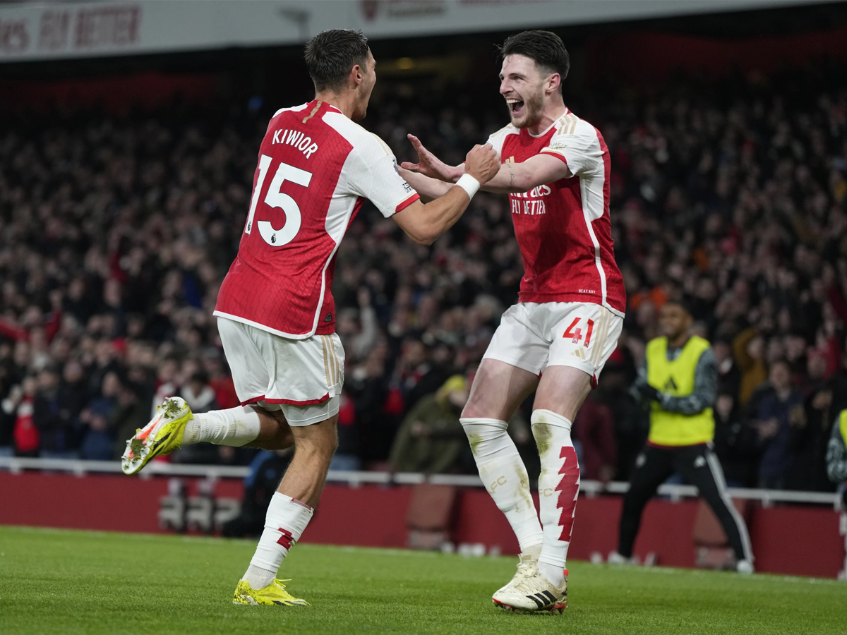 Arsenal continúa su racha al doblegar a Newcastle