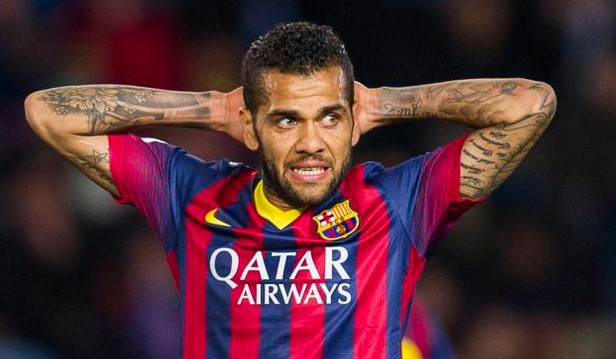 Condenan a 4 años de prisión a Dani Alves por violar a una joven en un baño