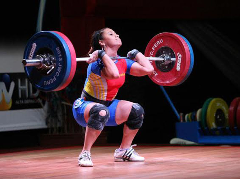 Dayana Chirinos dominó lo 87 kg del Preolímpico de Pesas
