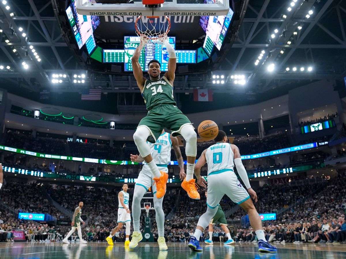 Bucks dominan a los Hornets por Giannis