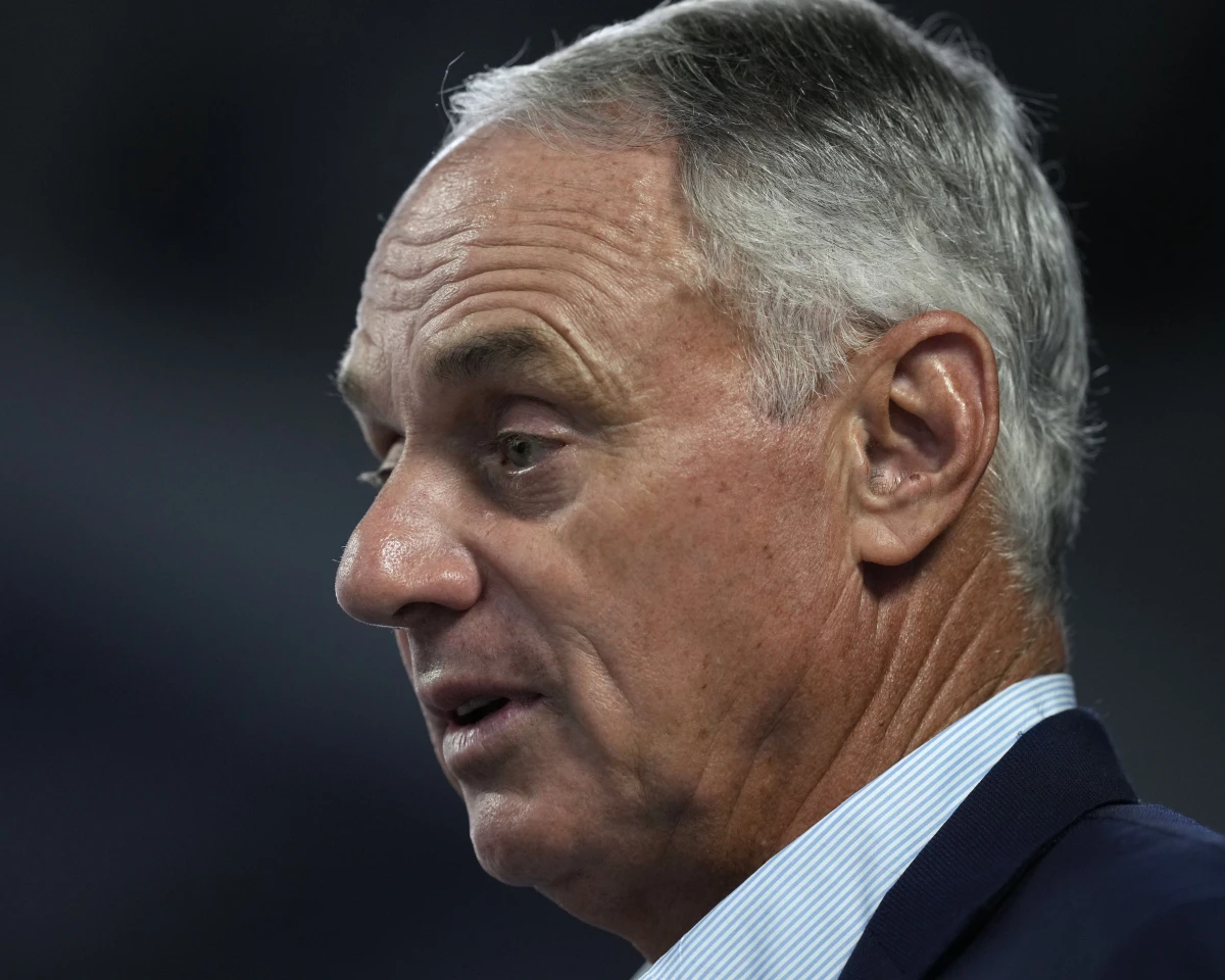 Manfred estima que Atléticos puedan jugar en Las Vegas