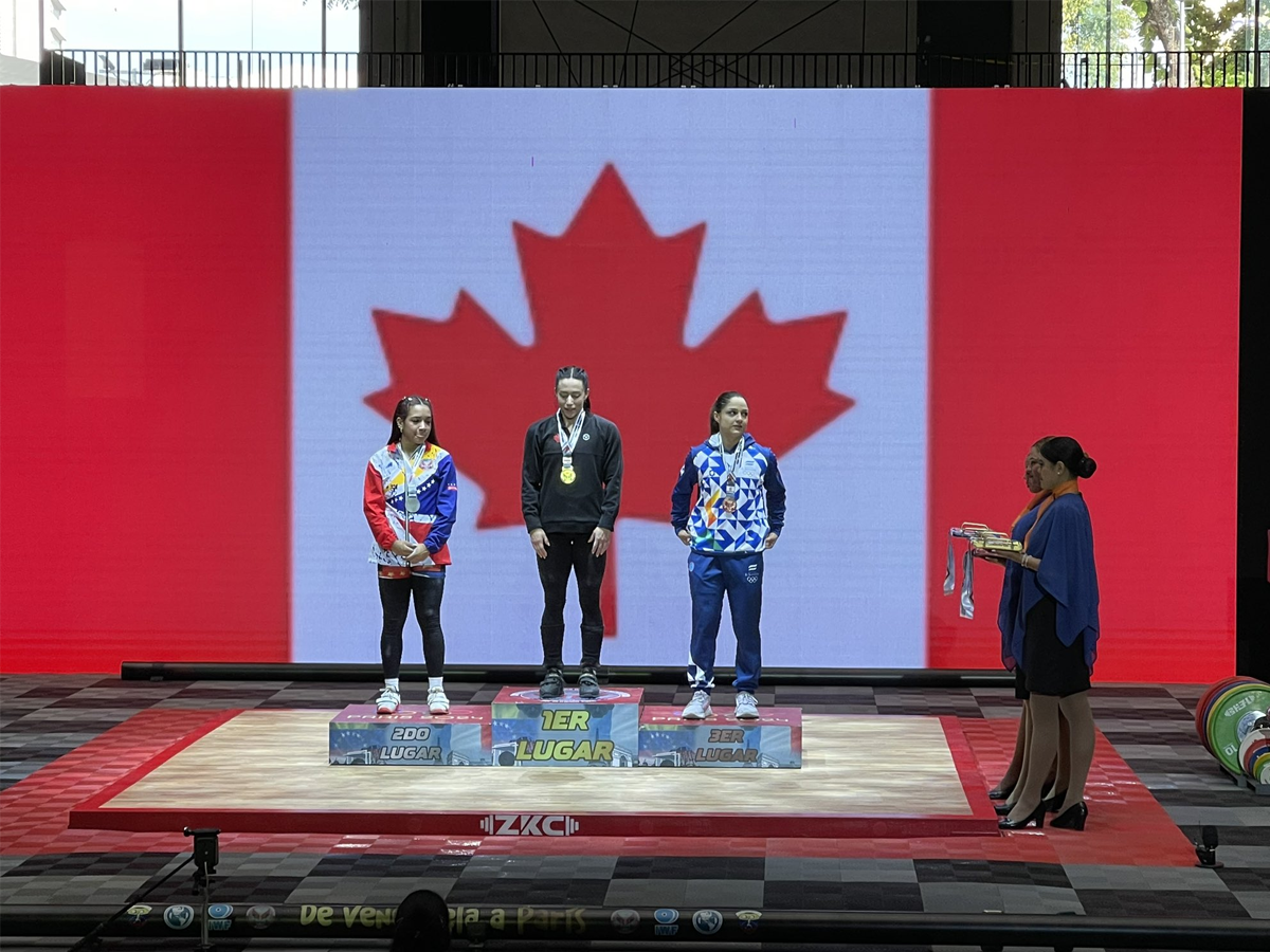 Rosselyn Uzcategui se vistió de Plata en los 55kgs