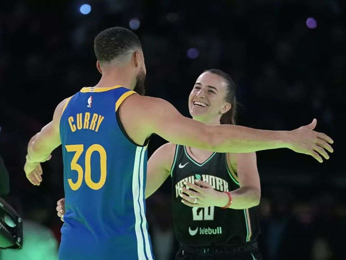 Curry superó a Ionescu en histórico duelo de triples