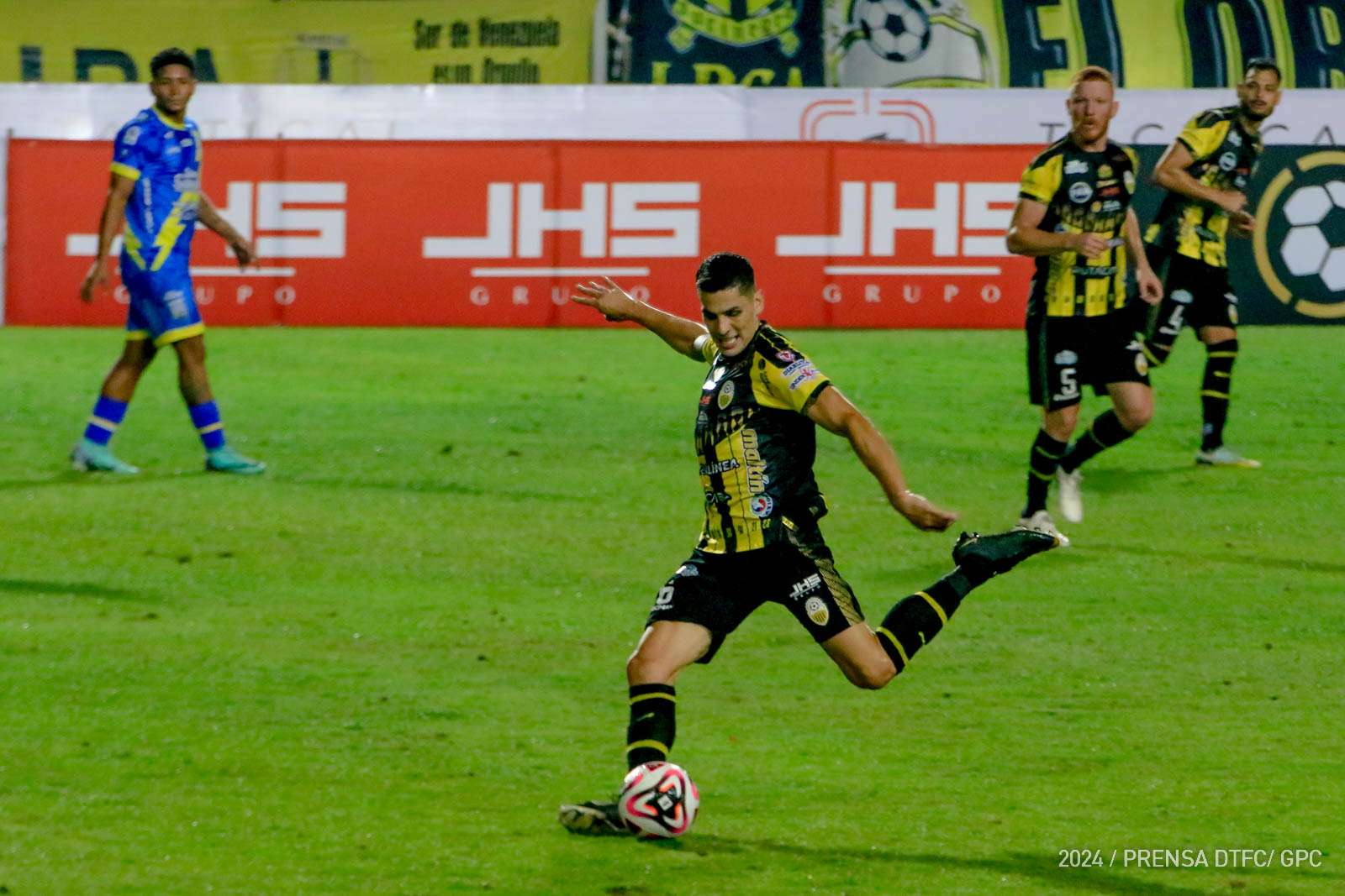 Táchira y Leverkusen igualan registro de 32 juegos invictos