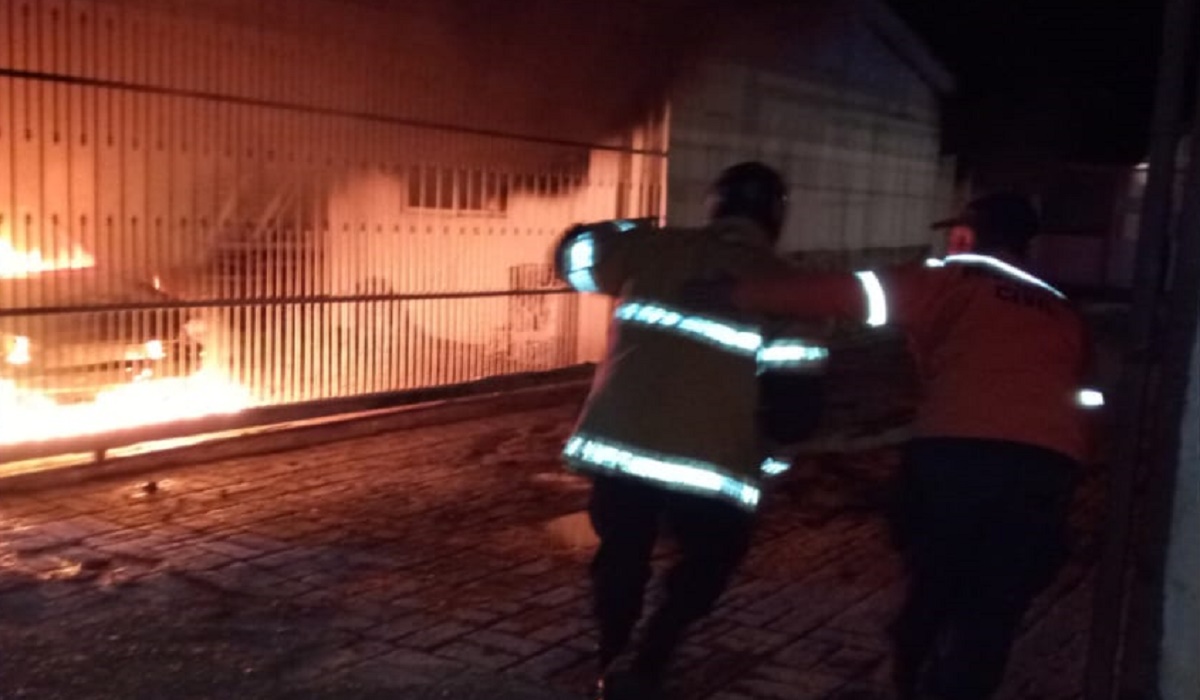 Padre mata con un machete a su hijo y prende la casa