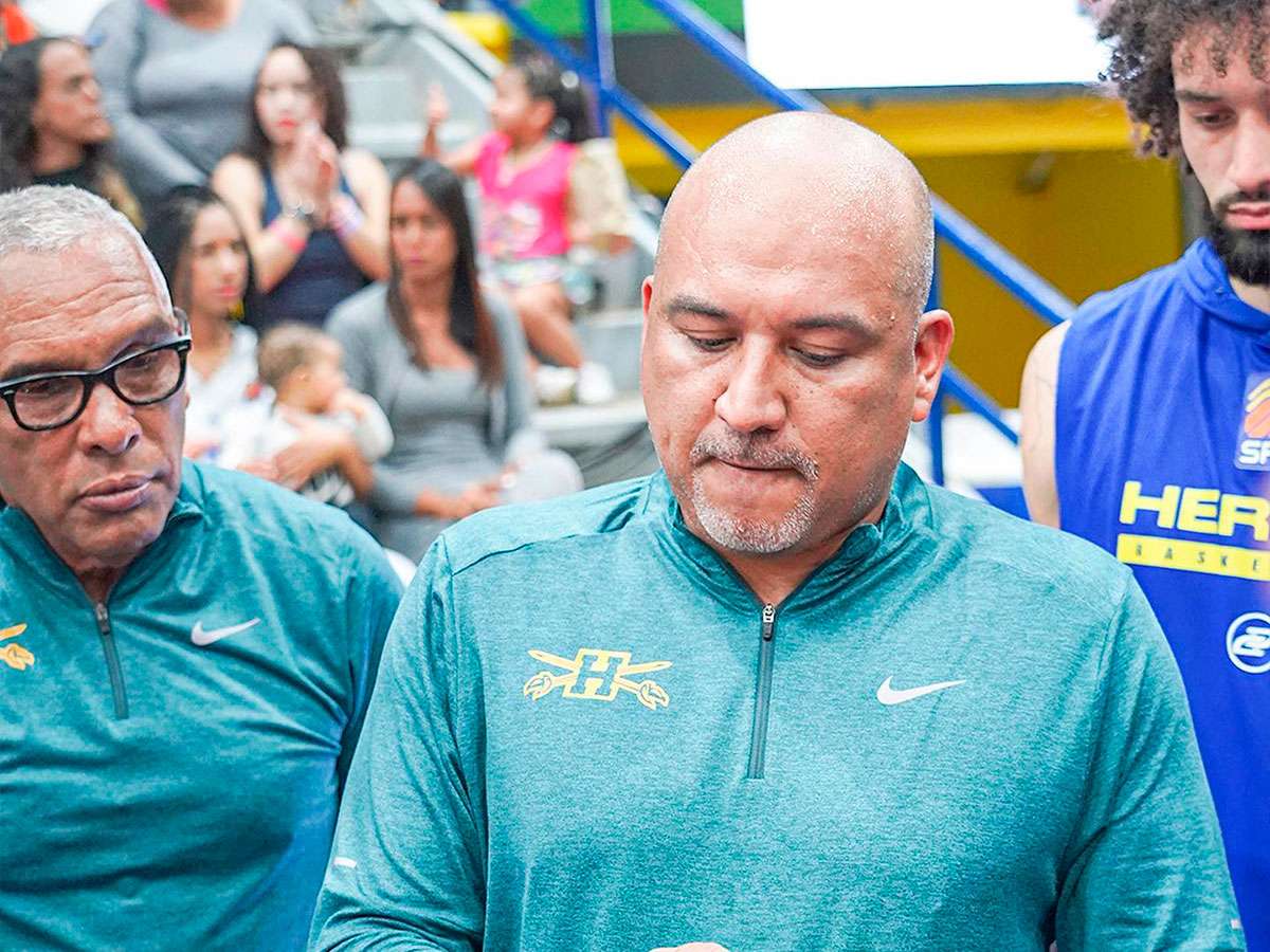 Iván García seguirá al frente de Héroes