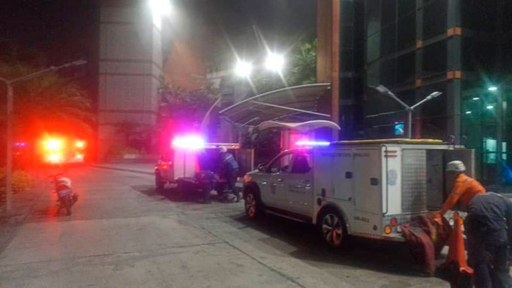 Bomberos sofocaron incendio en un depósito del Sambil Chacao