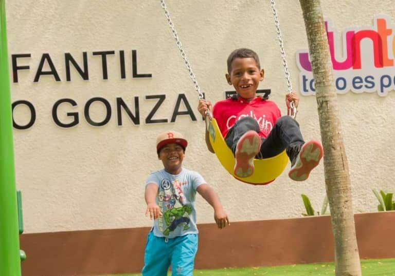 Inauguran en Río Chico parque infantil Arévalo González