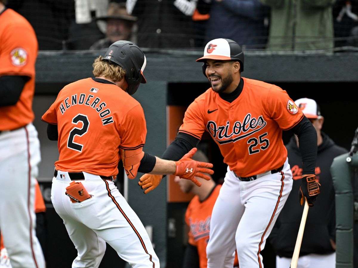 Santander y Henderson comandaron a los Orioles