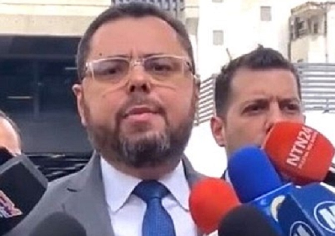 Antonio Ecarri dice que no se puede votar por alguien que no conocemos