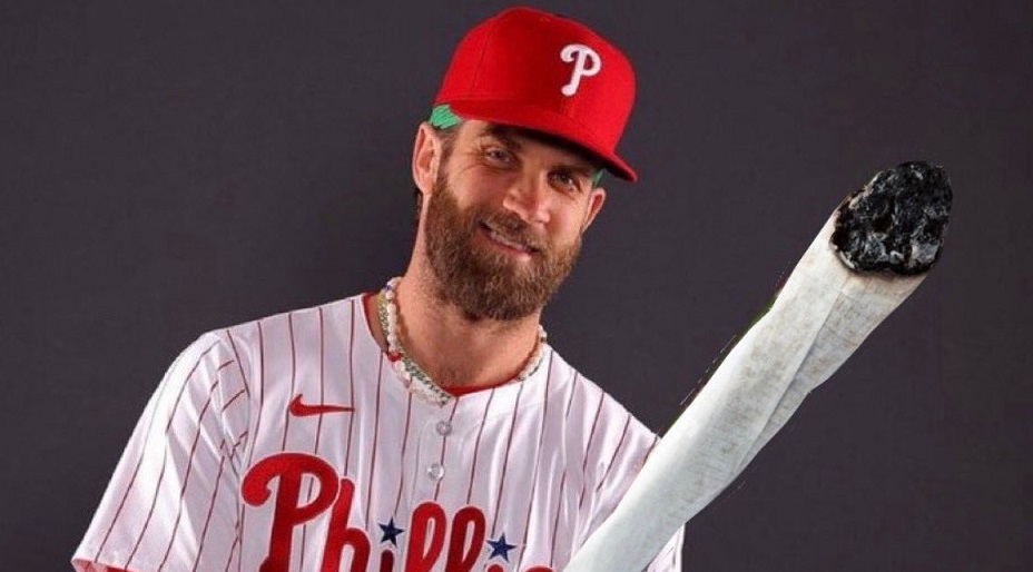 Bryce Harper disparó tres vuela cercas en la victoria de Filadelfia