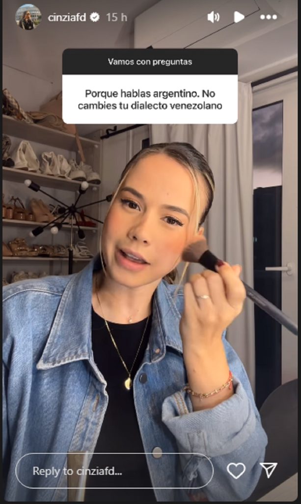 A Cinzia Francischiello le molesta que digan que perdió su acento