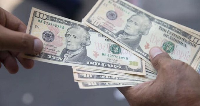 El economista Asdrúbal Oliveros habló del aumento salarial que anunciará Maduro