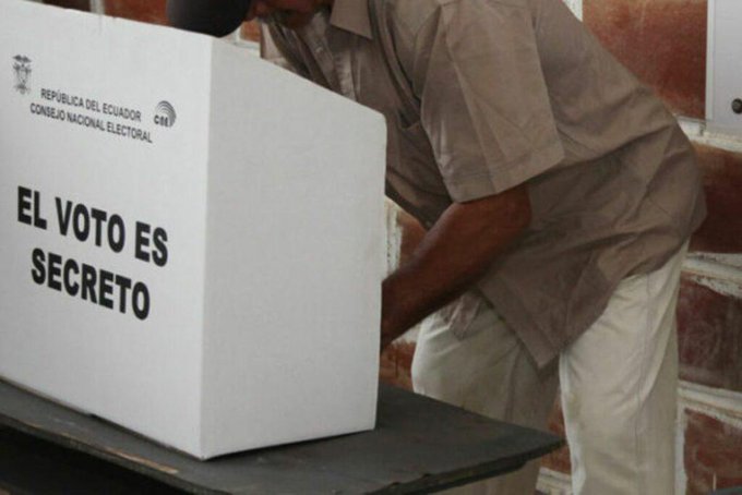 Ecuatorianos aprobaron la extradición y operaciones de las Fuerzas Armadas y la Policía sin estado de excepción
