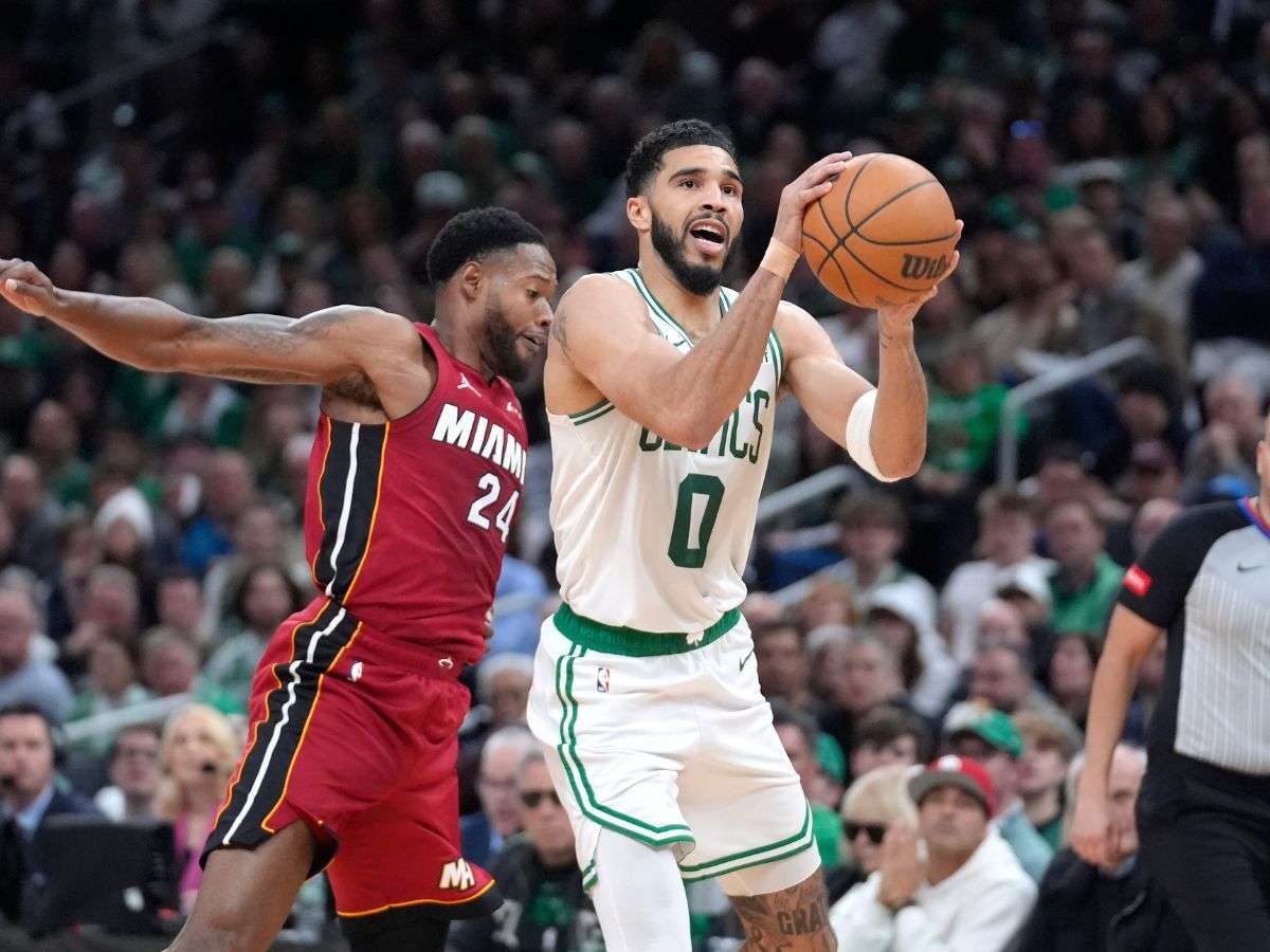 Triple-doble de Tatum dio el triunfo a Celtics