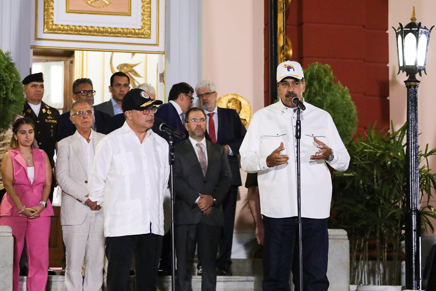 Maduro a Petro: la paz es prioridad en la región