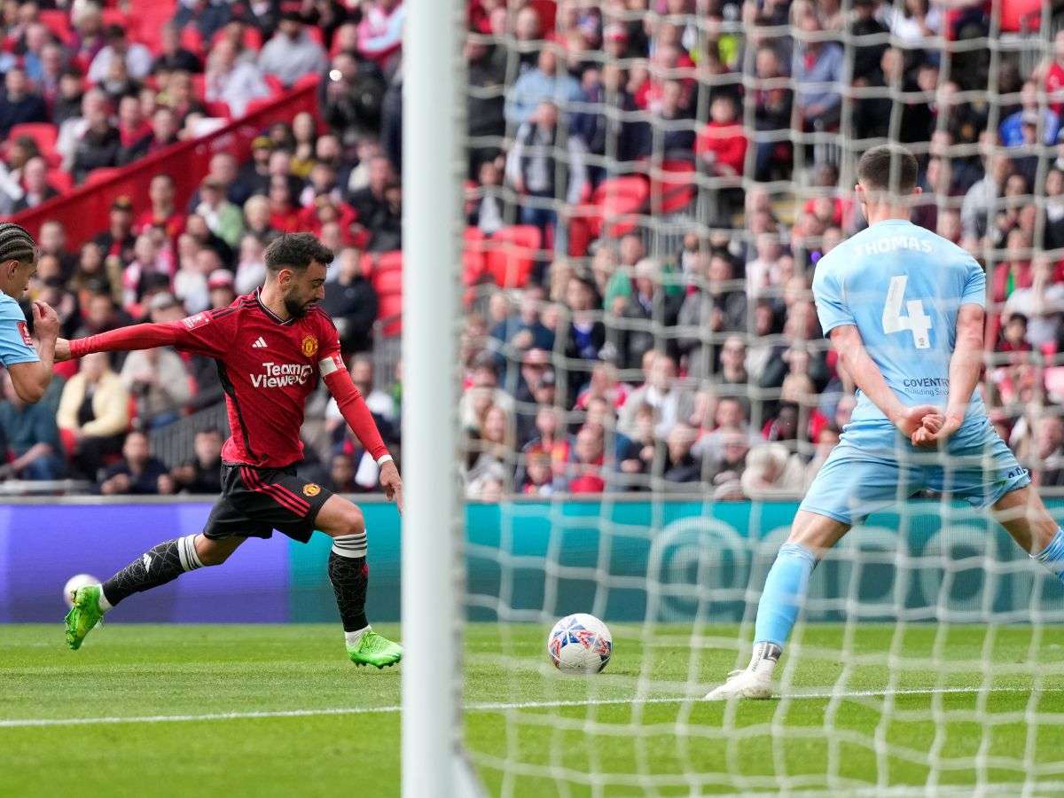 Manchester United avanza a la final de la FA Cup