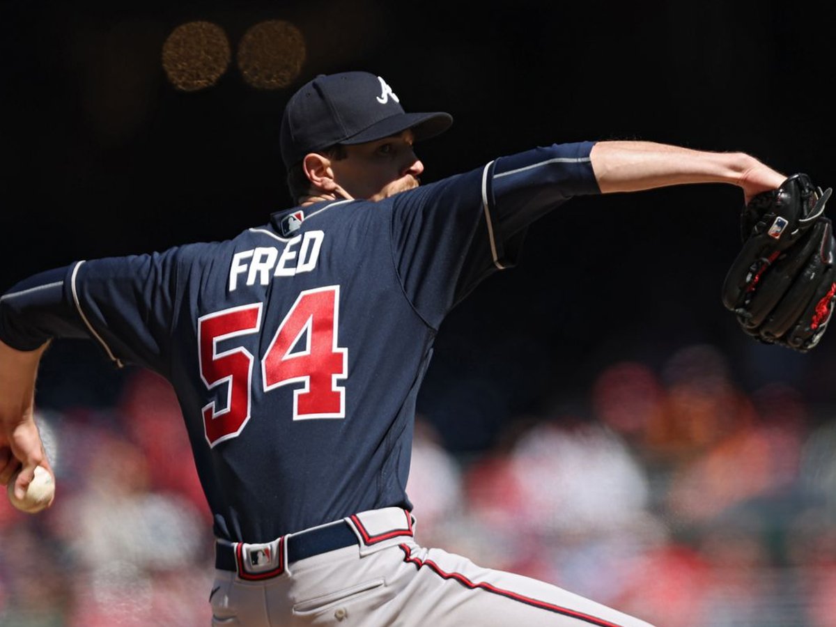 Max Fried lanzó completo y blanqueó a los Marlins