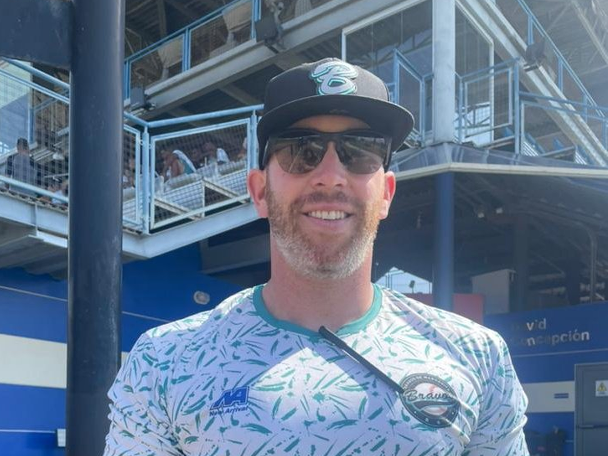 Nate Irving repite como coach de bateo de Bravos