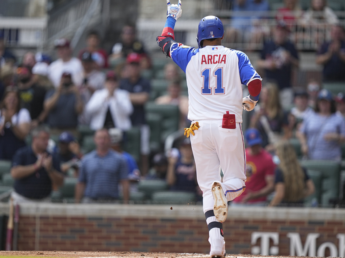 Orlando Arcia se cuela en la vanguardia del bateo