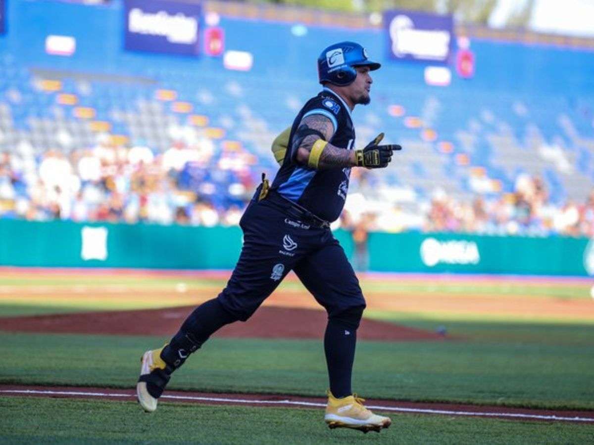 Oswaldo Arcia ya muestra su fuerza en México