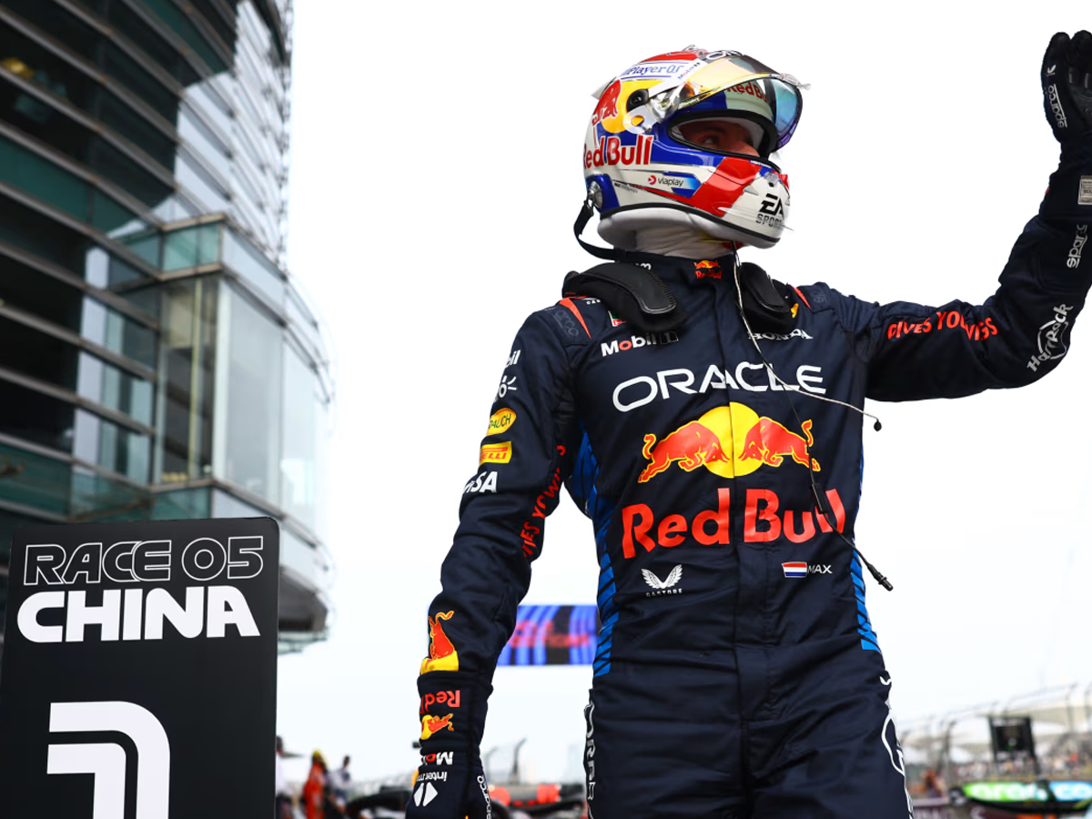 Verstappen alcanza la pole número 100 para Red Bull