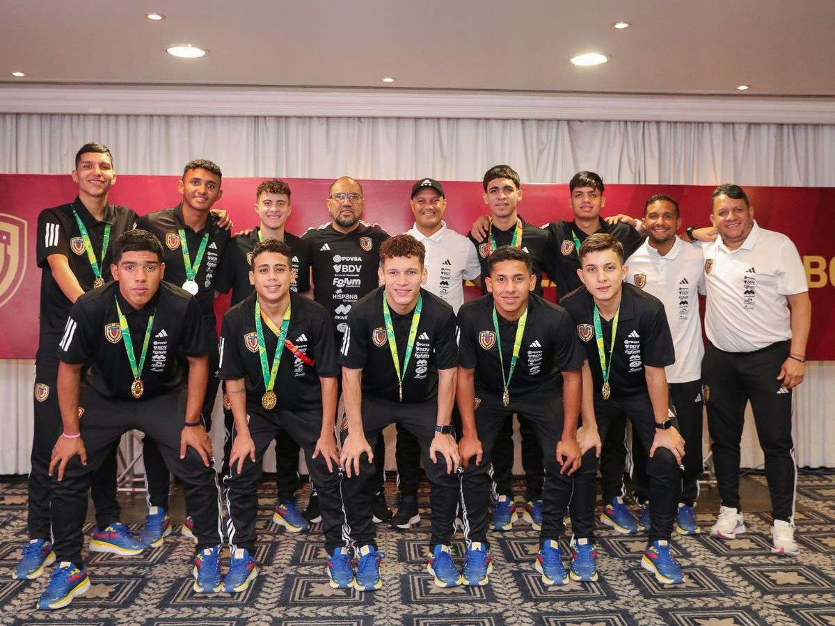 Vinotinto Futsal Sub-17 llegó al pais luego de colgarse el oro