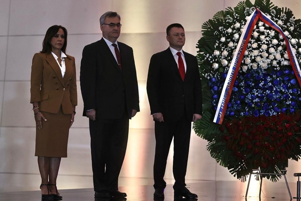 Fiscal General de Rusia rinde honores a El Libertador Simón Bolívar