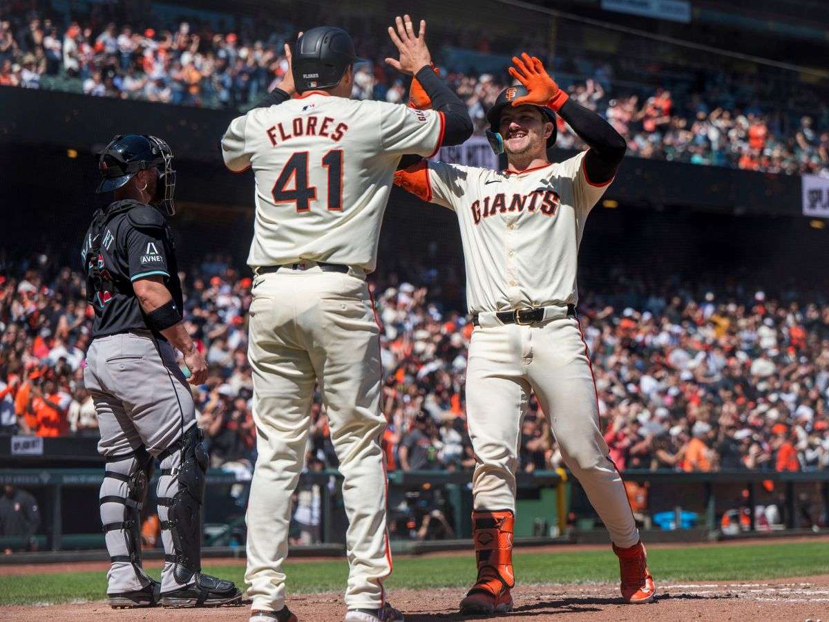 Gigantes vence con el respaldo de Flores