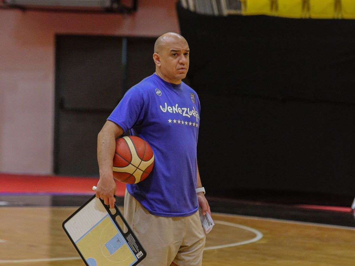 Yonaiker Ecker dirigirá a la sub18 en la AmeriCup 2024