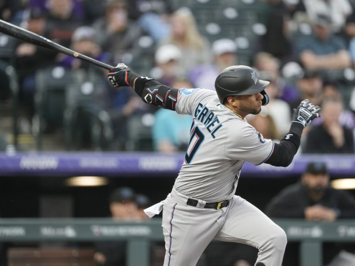 Bravos llegan a un acuerdo de liga menor con Yuli Gurriel