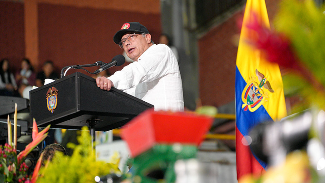 Petro ratifica que no busca la reelección en otro llamado a la paz en Colombia