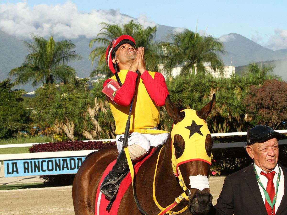 José Alejandro Rivero va por el título en Valencia