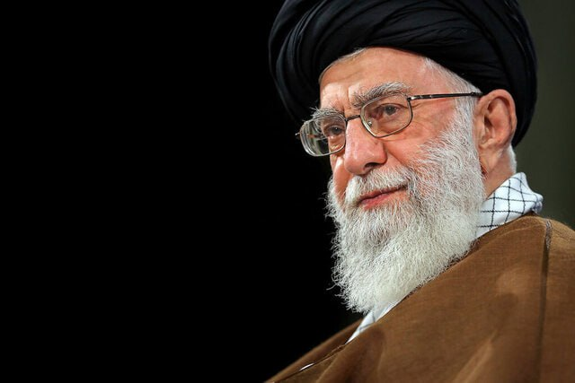 El líder supremo de Irán se manifiesta tras el accidente que involucra al presidente Ebrahim Raisi y su comitiva