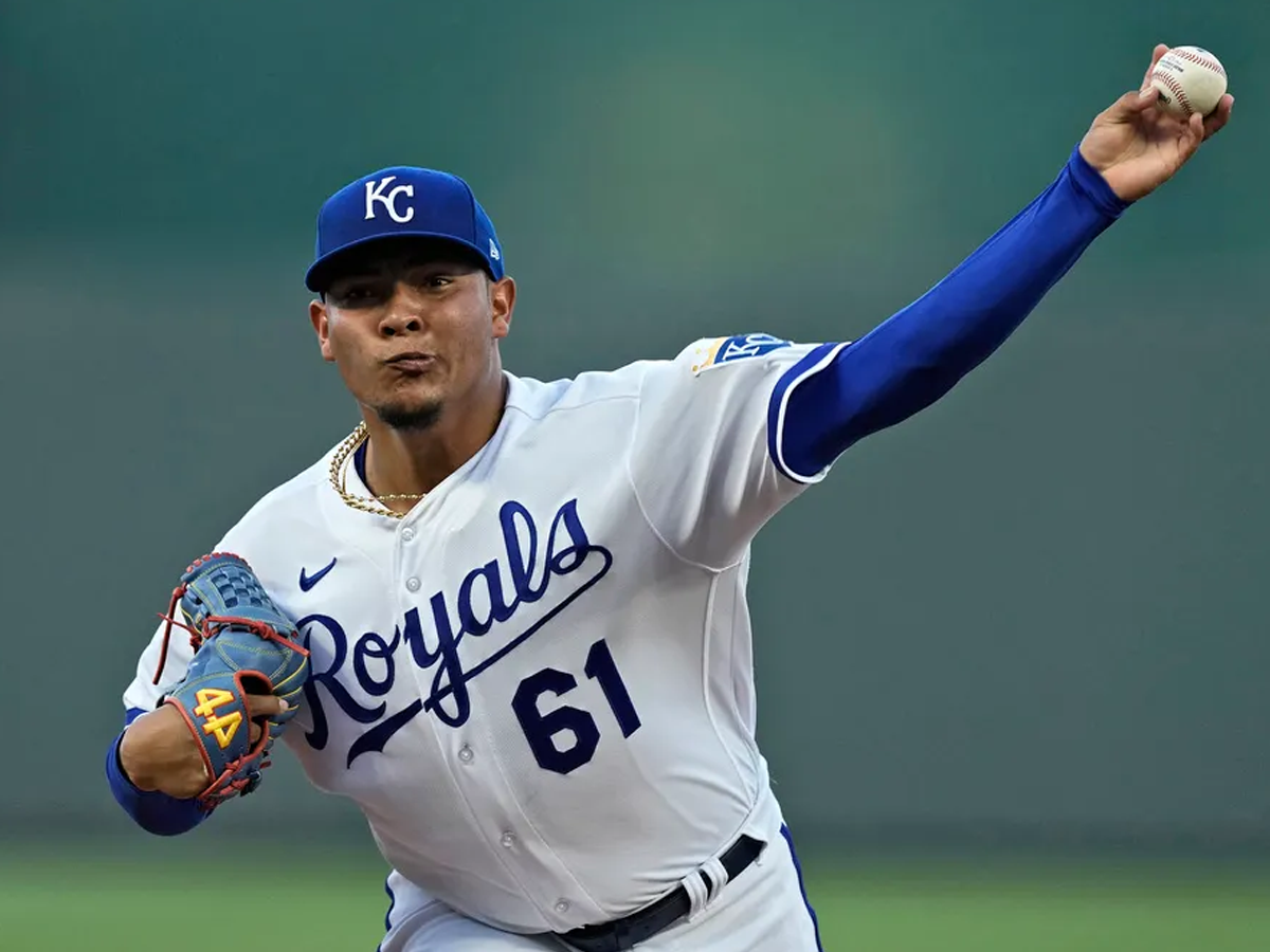 Ángel Zerpa rinde en el bullpen de Kansas City