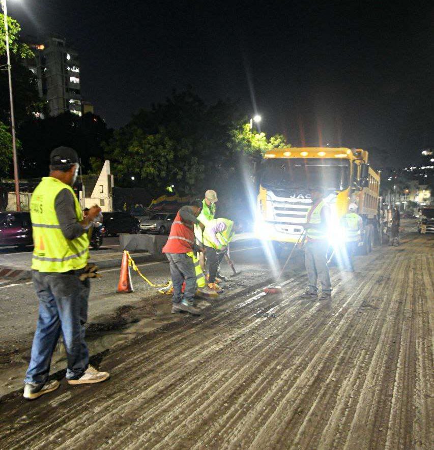 Más de 4.700 toneladas de asfalto se han colocado en Caracas