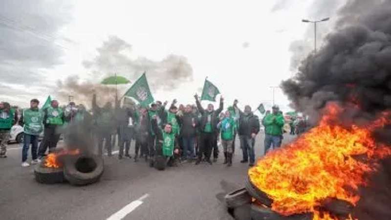 Fuerzas argentinas arremetieron contra manifestantes en Córdoba