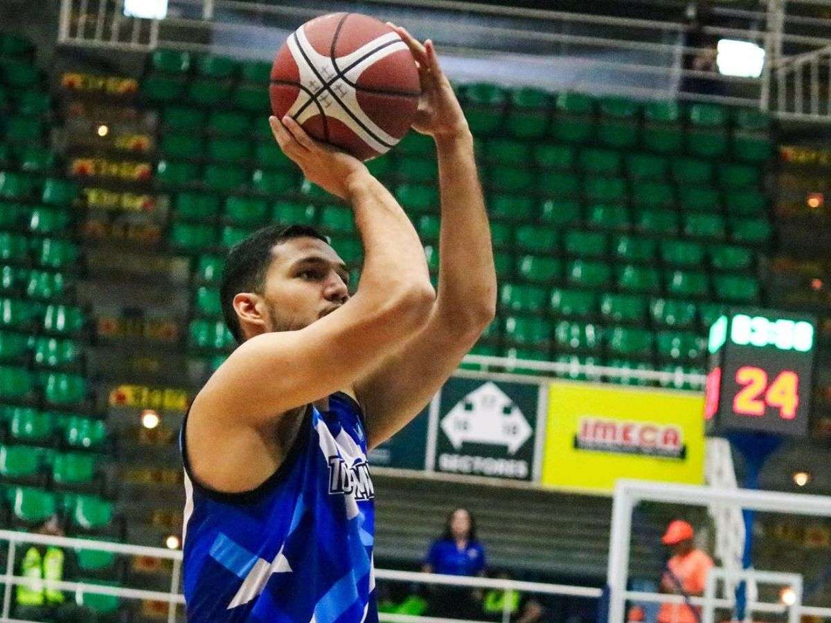 Trotamundos acabó con el invicto de Gladiadores