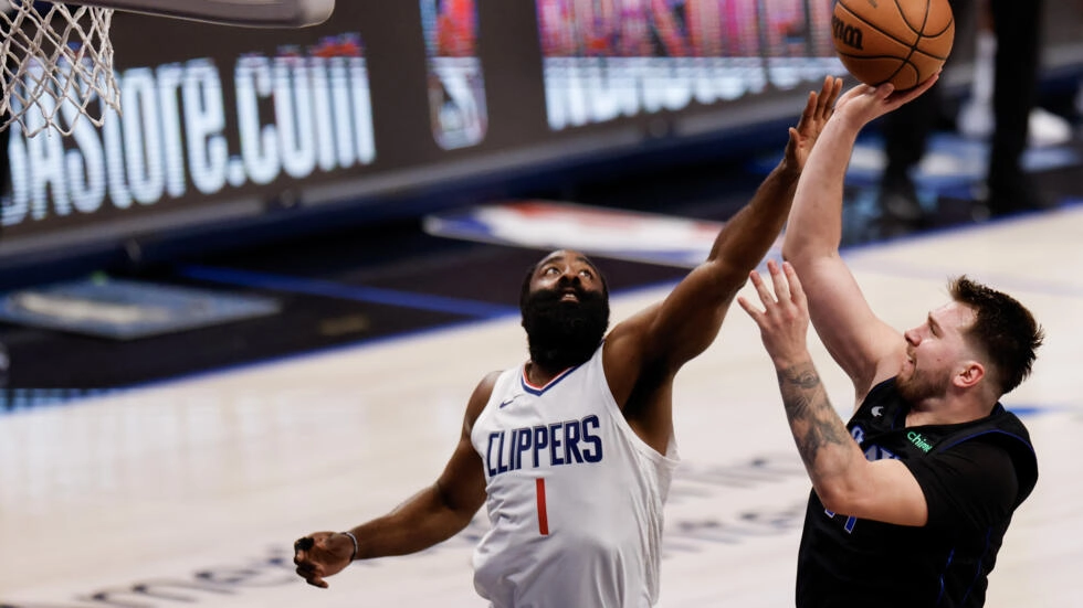 Mavericks fulminan a Clippers y Orlando fuerza séptimo partido ante Cavs