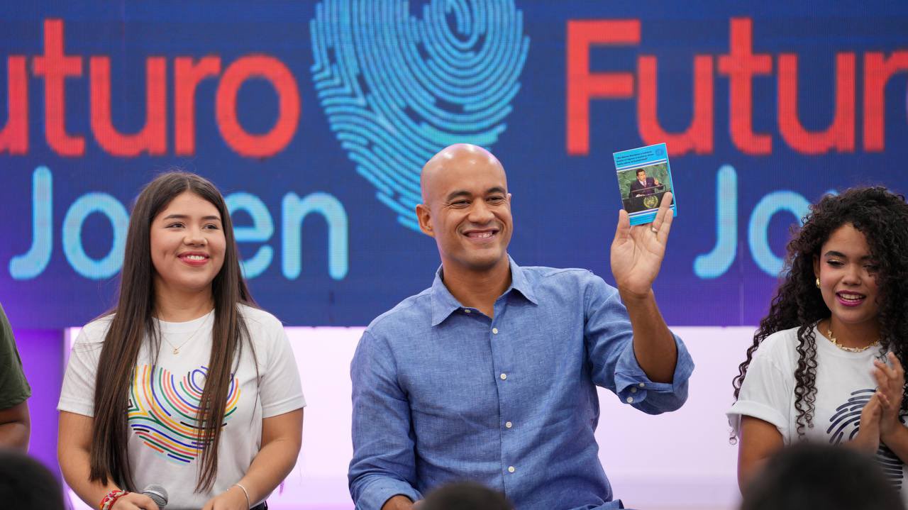 Héctor Rodríguez a los jóvenes: El reto es mantener el liderazgo