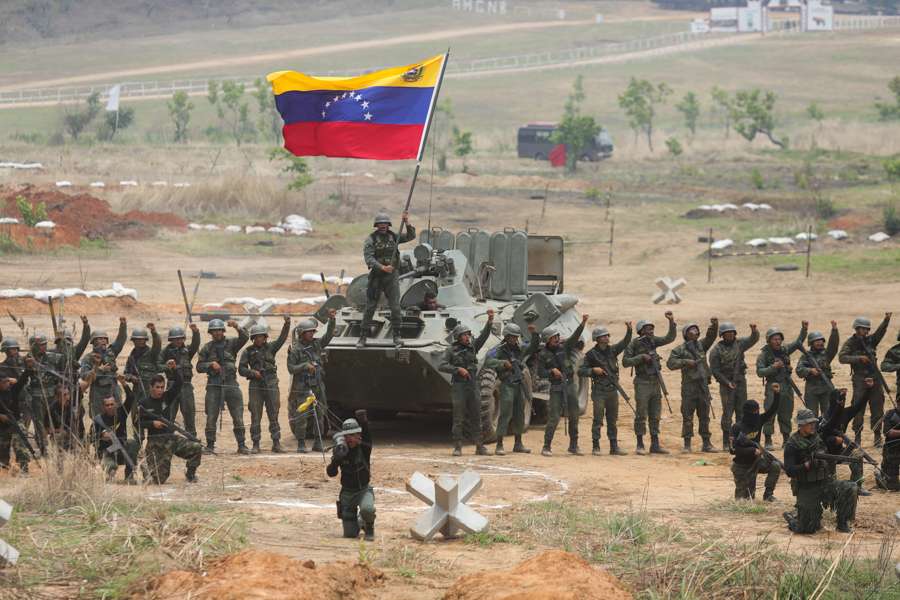 Maduro pide a la FANB preparar tarea logística en caso de agresión