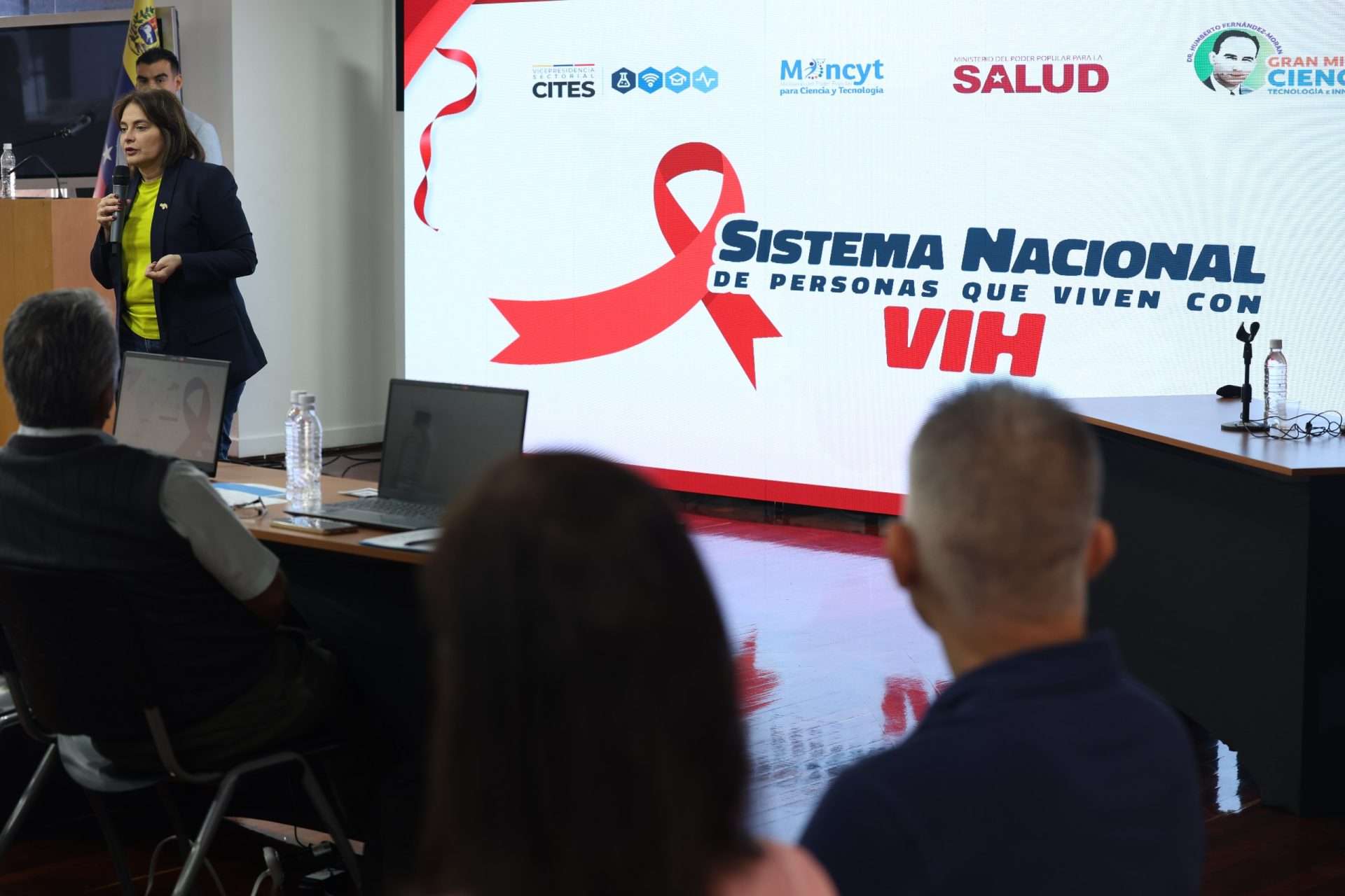 Desarrollan registro para personas con VIH