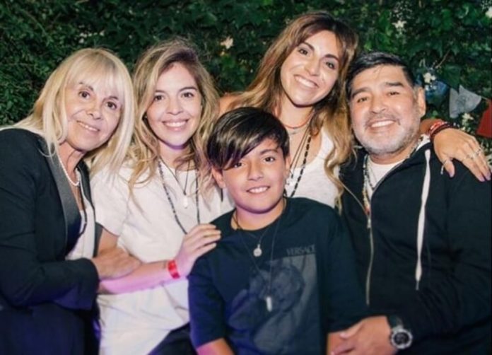 Hijos de Maradona piden llevar sus restos a un mausoleo en Buenos Aires