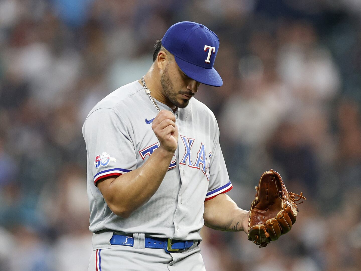 Jesús Tinoco de vuelta a las Mayores con Texas