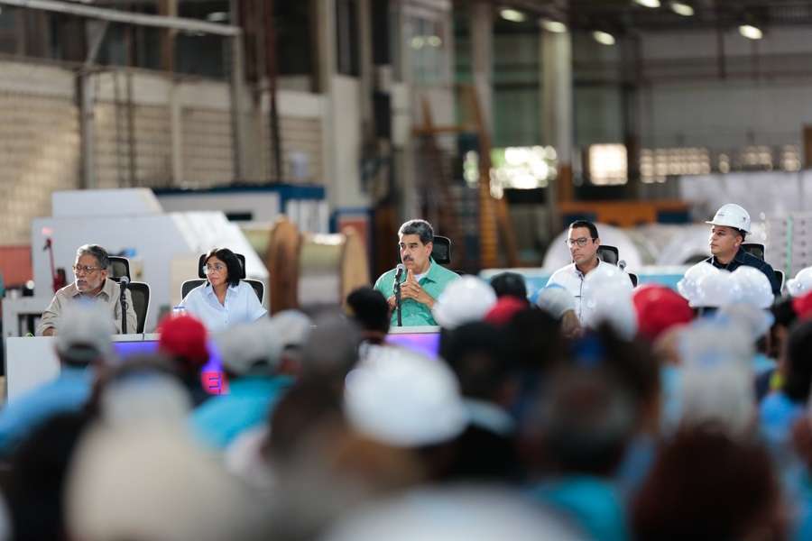 Presidente Maduro visita la empresa CVG Cabelum en Ciudad Bolívar