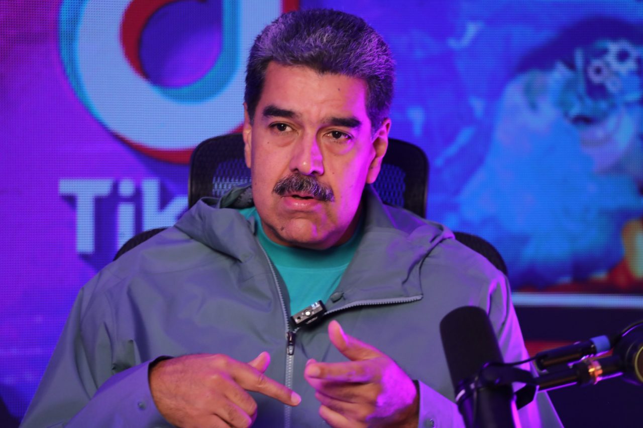 Maduro ordena llevar la comida y medicinas a las casas de los adultos mayores
