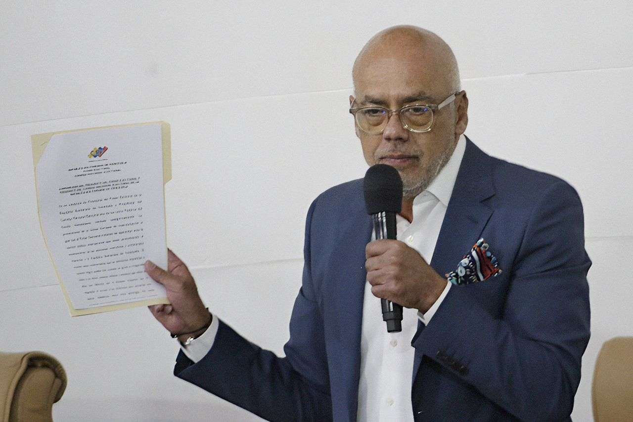 Rodríguez: La UE actúa como perro faldero de Estados Unidos