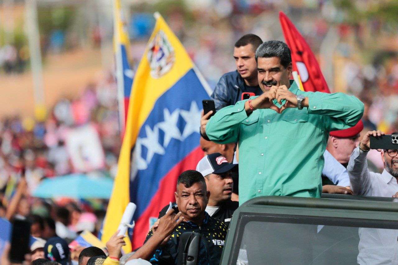 Maduro anuncia simulacro de la maquinaria del 1x10 para el 9 de junio