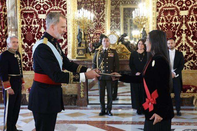 Embajadora Gladys Gutiérrez presenta cartas credenciales ante España