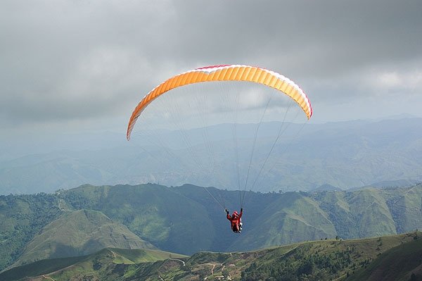 La parapentista Minerva Morales se precipitó en el sector Fila Cachicamo, al noroeste de Guatire